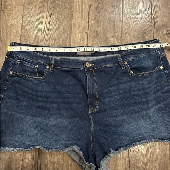 Torrid Denim Shorts Jean Short High Rise A-Line Shortie Vintage Stretch Dark 26 - Picture 9 of 13